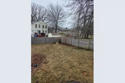 19 Erskine Avenue, Manchester, NH 03104 - Photo 7