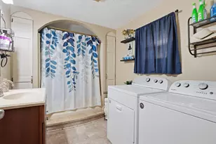 19 Erskine Ave, Manchester, NH 03104 - Photo 9