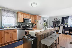 19 Erskine Ave, Manchester, NH 03104 - Photo 7