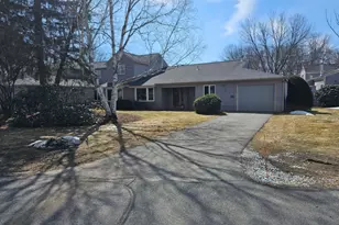 16 Walden Pond Dr, Nashua, NH 03064 - Photo 3