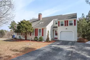 6 Karen Ln, Londonderry, NH 03053 - Photo 1