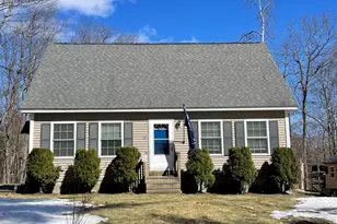 10 Hemlock St, Hillsboro, NH 03244 - Photo 35