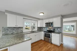 8 Fern Ct, Milford, NH 03055 - Photo 5