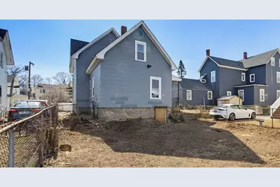 10  Hayes Avenue, Manchester, NH 03103 - Photo 5