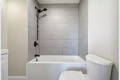 10  Hayes Avenue, Manchester, NH 03103 - Photo 15