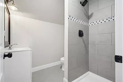 10  Hayes Avenue, Manchester, NH 03103 - Photo 21