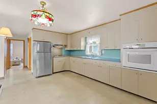 30 Cliff St, Manchester, NH 03103 - Photo 5