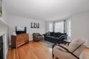 7 Mulberry Ln, Amherst, NH 03031 - Photo 9