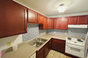 40 Eastern Ave, Manchester, NH 03104 - Photo 13