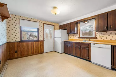 3954 Brown Avenue, Manchester, NH 03103 - Photo 11