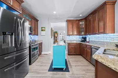 523 Coolidge Avenue, Manchester, NH 03102 - Photo 11