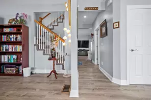 523 Coolidge Ave, Manchester, NH 03102 - Photo 3