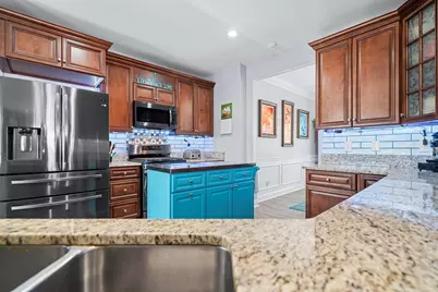 523 Coolidge Avenue, Manchester, NH 03102 - Photo 13