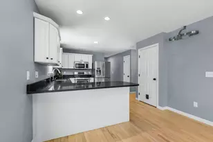 110 Tuck Dr, Fremont, NH 03044 - Photo 7