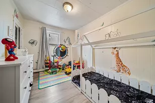 17 1/2 Balcom St, Nashua, NH 03060 - Photo 9