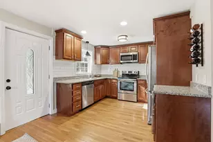 589 Tolend Rd, Dover, NH 03820 - Photo 5