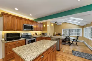 10 Patricia St, Windham, NH 03087 - Photo 9