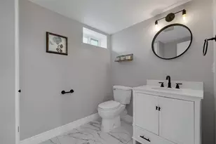 17 Winchester St, Portsmouth, NH 03801 - Photo 31