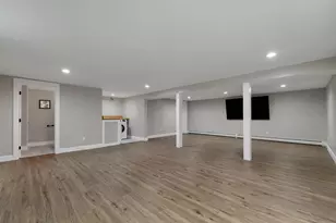 17 Winchester St, Portsmouth, NH 03801 - Photo 25