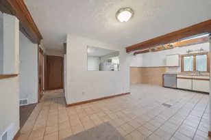 57 McPhail St, Manchester, NH 03104 - Photo 5