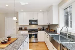 14 Tomasian Dr, Merrimack, NH 03054 - Photo 17