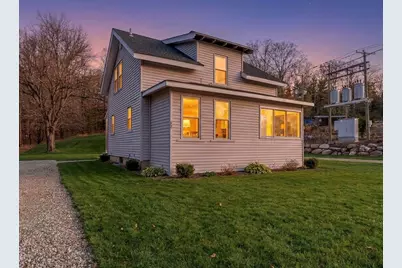 82  Howard Street, Winchester, NH 03470 - Photo 3