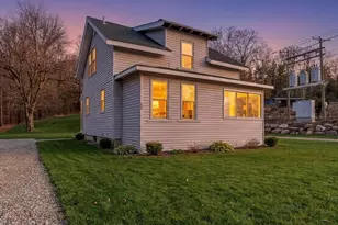 82 Howard St, Winchester, NH 03470 - Photo 3