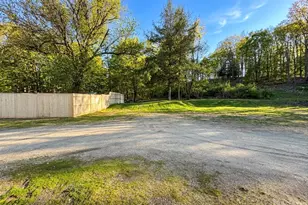 82 Howard St, Winchester, NH 03470 - Photo 5