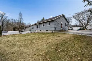 113 Comeau St, Manchester, NH 03102 - Photo 9