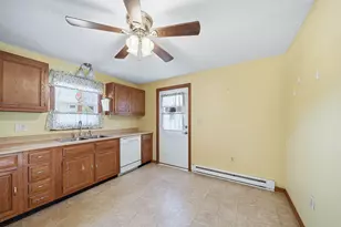 48 Dracut Rd, Hudson, NH 03051 - Photo 15