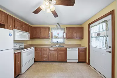 48 Dracut Road, Hudson, NH 03051 - Photo 13