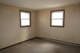 11 Bartlett Rd, Derry, NH 03038 - Photo 9