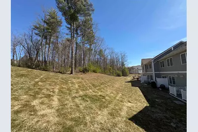 109 Woodview Way, Manchester, NH 03102 - Photo 5