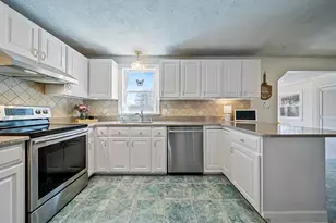 647 Cross Country Rd, Pembroke, NH 03275 - Photo 35