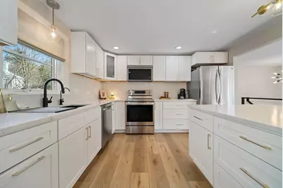 27 Hyacinth Drive, Nashua, NH 03062 - Photo 5