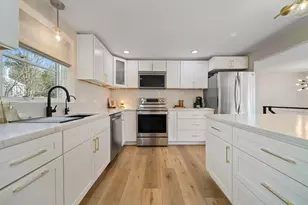 27 Hyacinth Dr, Nashua, NH 03062 - Photo 5