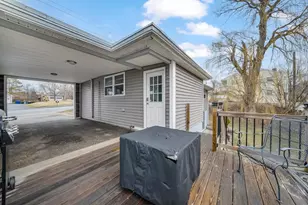 370 Huse Rd, Manchester, NH 03103 - Photo 5