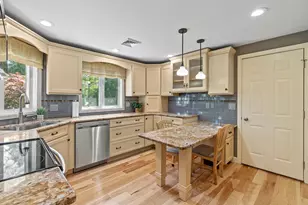 40 Walden Pond Dr, Nashua, NH 03064 - Photo 9