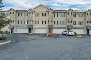 17 River Front Dr, Manchester, NH 03102 - Photo 5