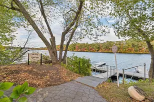 17 River Front Dr, Manchester, NH 03102 - Photo 3