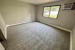 33 Andrew St, Manchester, NH 03104 - Photo 5