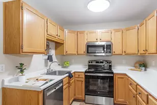 6 Lincoln Dr, Londonderry, NH 03053 - Photo 15