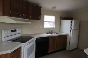 29 Lowell Rd, Salem, NH 03079 - Photo 7