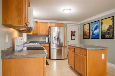 61 Marathon Way, Manchester, NH 03109 - Photo 9