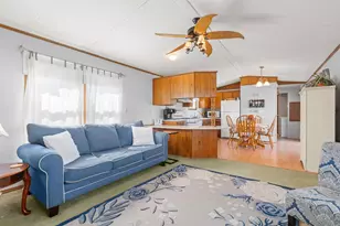 101 Lillian Ave, Seabrook, NH 03874 - Photo 5