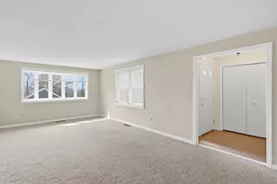 387 Harrison St, Manchester, NH 03104 - Photo 9