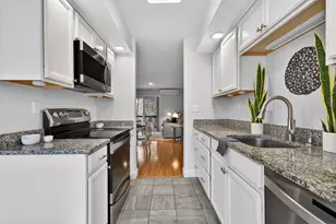 5 Walnut Cir, Merrimack, NH 03054 - Photo 3