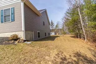 123 Falcon Ridge Rd, Milford, NH 03055 - Photo 5
