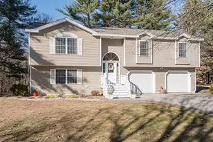 18 Essex Dr, Raymond, NH 03077 - Photo 1