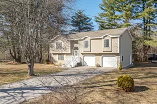 18 Essex Dr, Raymond, NH 03077 - Photo 3